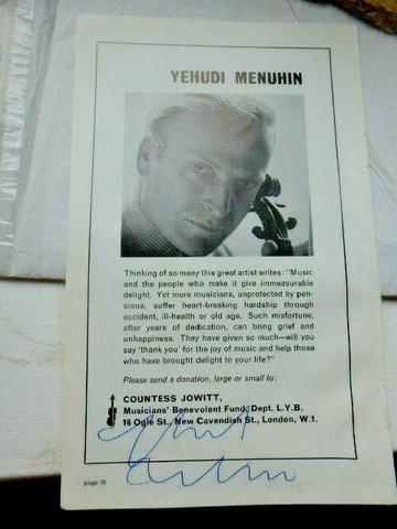 YEHUDI  MENUHIN    -  AMERICAN  VIOLINIST     -  AUTOGRAPHED PROGRAMME PAGE Cover