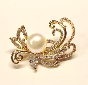 Floral Flourish Gold Brooch with 10mm White Edison Pearl – Great for Gifts - Picture 1 of 3