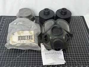 3M FR-M40-20 Full Facepiece Air Purifying Respirator Medium Green (No Box) - Picture 1 of 15