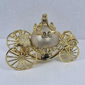 Altavoz electrónico inalámbrico Bluetooth Disney Cinderella Gold Carriage Coach - Imagen 1 de 10