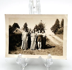 The Family - 1940s Vintage Photograph - Black & White - 2" x 3" RARE - Picture 1 of 9