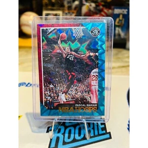 2018-19 Panini NBA Hoops #56 Pascal Siakam Drake in Background Teal Explosion SP - Picture 1 of 3