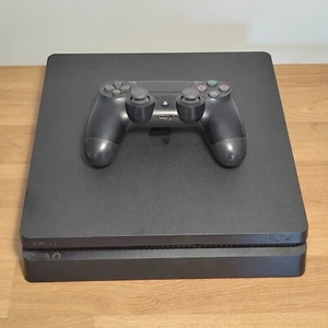 Sony PLAYSTATION 4 SLIM 500gb con CONTROLLER V2 e TUTTI I CAVI - COMPLETA - NERA - Foto 1 di 8