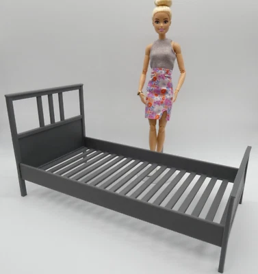 Marco de cama de muebles para muñeca escala 1/6 gris dobladillo individual estilo Barbie FR diorama Foto 1 de 4