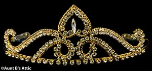 Tiara Oro Metal y Estrás Princesa Reina o Debutante Disfraz Cabeza - Imagen 1 de 1