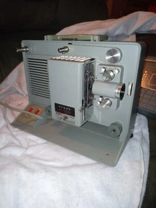 NOS VINTAGE ARGUS M-500 MOVIE PROJECTOR  - Picture 1 of 20