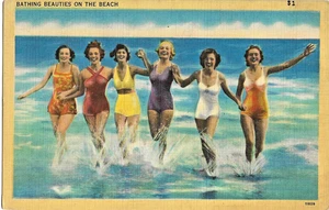Badende Schönheiten am Strand Leinen Postkarte UNU 40er Jahre Farbbild - Bild 1 von 2