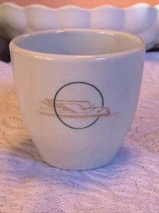 Union Pacific, Demitasse Cup Winged Streamliner - Picture 1 of 5