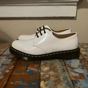 NEW Dr. Martens 1461 Smooth Patent Leather Shoes Size 9 White/Black Doc Air Sole - Picture 1 of 9