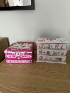 two boxes, girls - Picture 1 of 5
