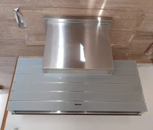 Second hand Miele DA 5000 D island rangehood working perfectly - Picture 1 of 12