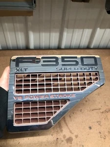 USED FORD 8C34-35000A72-B F-350 XLT Super Duty Fender Emblem 08-10 Ford F350 RH - Bild 1 von 7