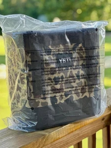 BRAND NEW IN HAND YETI CAMINO 20 CARRYALL TOTE BAG WETLANDS CAMO! - Picture 1 of 3