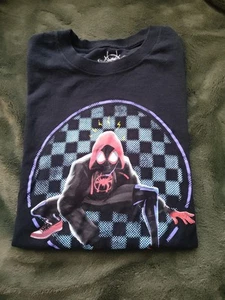 Spiderman: Into The Spider Universe T-shirt, Boys Large - Picture 1 of 1