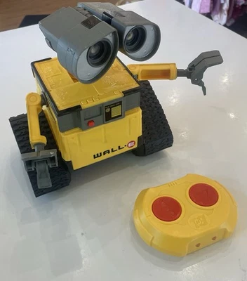 Mattel Disney Pixar Wall-E RC Figure W/Remote Robot Talking Moves 2020 Complete - Image 1 of 4