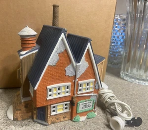 Dept 56 New England Christmas Village Series YANKEE JUD BELL CASTING, Light - Picture 1 of 7