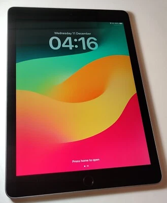 Apple iPad 6th Gen A1893 32GB Wi-Fi  9.7in Grey Working #199F *FREE EARPHONE - Image 1 of 4