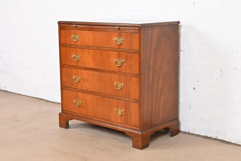 Baker Furniture Georgian Mahogany and Yew Wood Bachelor Chest Cover