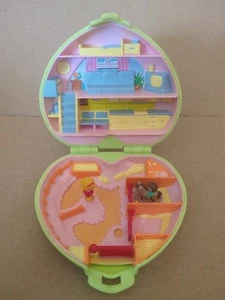 Polly Pocket Pony Club (green) 1989 - Picture 1 of 7