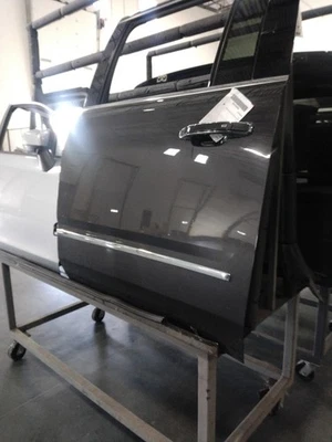 Conjunto de puerta trasera izquierda usado lado trasero se adapta a: GMC Yukon XL 1500 2017 tinte de privacidad Foto 1 de 4