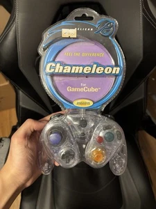 GameCube Pelican Chameleon Controller - Picture 1 of 2