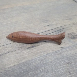 Kleiner handgeschnitzter Holzfisch - Bild 1 von 4