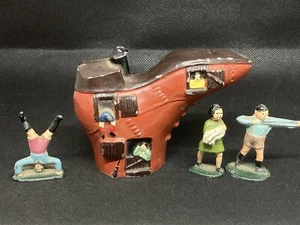 Old Woman In A Shoe Figures By Phillip Segal (Yellow 522) Nursery Rhyme Figures - Picture 1 of 15