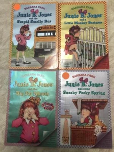 LOT OF 4 JUNIE B. JONES PAPERBACK BOOKS BY BARBARA PARK #1 THRU #4 (((USED))) - Imagen 1 de 2