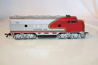 HO Scale Life-Like, F7A Unit Diesel Locomotive Santa Fe Warbonnet No # - Image 1 of 4
