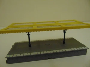 Hornby ~ Platform, Canopy & 2 Supports ~ OO Gauge REF6415 - Picture 1 of 4