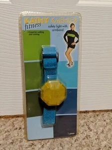 Kathy Kaehler Fitness Persönliche Sicherheitsleuchte mit Armband Kostenloser Versand Neu aus altem Lagerbestand - Bild 1 von 2