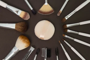 Profi Pinselset, Kosmetik,Make Up Pinsel, Make-Up Set, 17-teilig - Bild 1 von 3