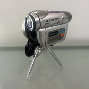 Sony HC-700 12,0 Megapixel von interpolierter digitaler Videokamera UNGETESTET WIE BESEHEN - Bild 1 von 12