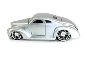 (90281D) JADA 1/24 D ROD$ BEAUTIFUL SILVER 1940 FORD HOT ROD * NO BOX *READ - Picture 1 of 3