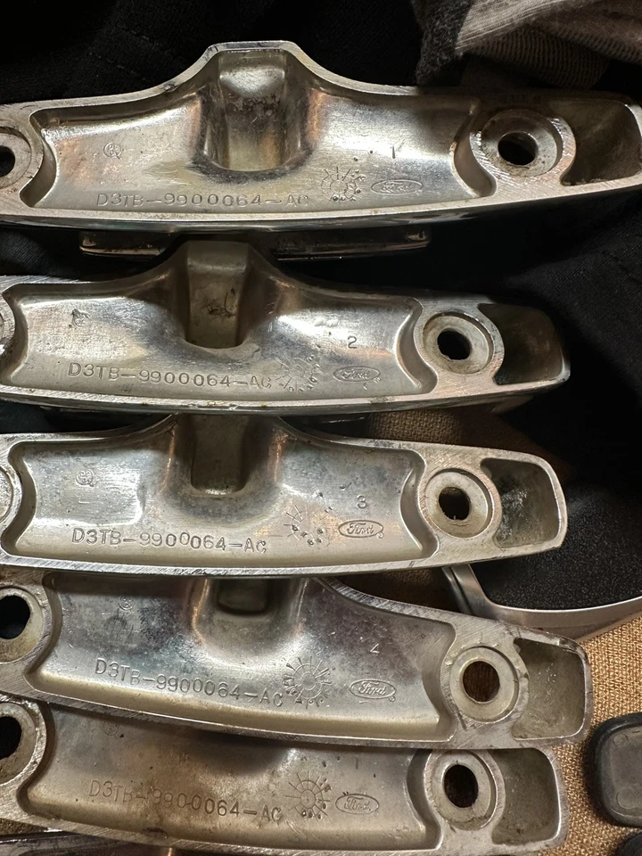 Nuevo de Lote Antiguo Ford F100 F150 F250 F350 66-77 Bronco Cromo Platón Atar Taco Foto 1 de 4