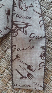 BAND DRAHTKANTE Garten Thema Sackleinen Kränze Blumen Schleifen 5 Yards 2,5" Schrift   - Bild 1 von 6