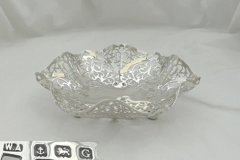 RARE GEORGE V HM STERLING SILVER PIERCED FRUIT BOWL 1931 Cover