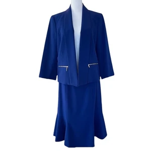 Traje Falda Azul Real con Chaqueta Frontal Abierta con Bolsillos y Falda Acampanada Talla 8/10 - Imagen 1 de 2