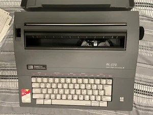 Smith Corona SL 575 5A-A Electronic Typewriter With Spell Right Dictionary NICE - Picture 1 of 17