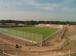 FOOTBALL  CP  STADE   ALTE  FORSTEREI  BERLIN - KOPENICK ALLEMAGNE - Picture 1 of 1