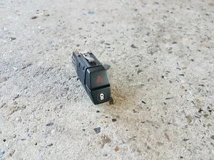 BMW 2er F45 F46 X1 F48 Schalter Warnblinkanlage 9354186 - Bild 1 von 4