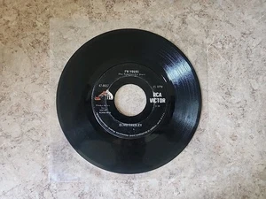 RCA ELVIS PRESLEY I'M YOURS 45 RPM - Picture 1 of 2