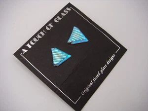 VINTAGE NEON BLUE TRIANGULAR GLASS EARRINGS TOUCH OF FUSED GLASS ON CARD - Picture 1 of 12
