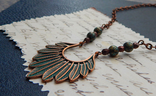 VETEMENTS Collana Piume Ciondolo Verde Rame Gioielli Catena Fatto a Mano Donna Moda NUOVO