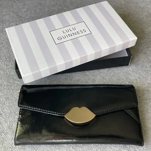 LULU GUINNESS schwarze Lackleder-Geldbörse mit Dreifachfaltung Metalllippen Magnetverschluss - Bild 1 von 13