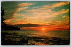 Sunset on a Canadian Lake – Queen Elizabeth II Stamp - Picture 1 of 2