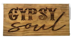 Zigeuner Seele Schild Plakette Gravur Boho Chic Style Bohemian Free Spirit Natur - Bild 1 von 1