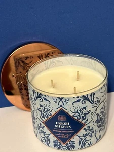 Bath & Body Works ~ White Barn "FRESH SHEETS" 3-Docht-Duftkerze 14,5 Oz. - Bild 1 von 3