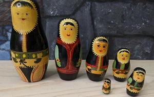 Muñecas anidadoras matrioska rusa vintage pintadas a mano juego de 6 piezas familia 6,6"" - Imagen 1 de 13
