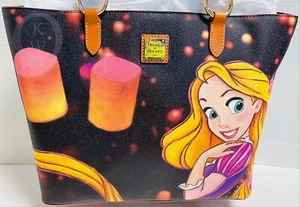 Neu mit Etikett * Dooney & Bourke * Disney Parks * Rapunzel * verheddert * Beuteltasche * 21102B S98 - Bild 1 von 8